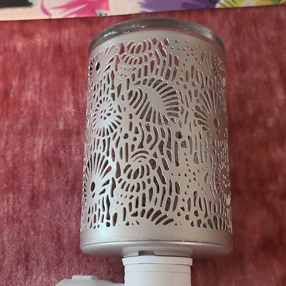 Scentsy seashore plug in